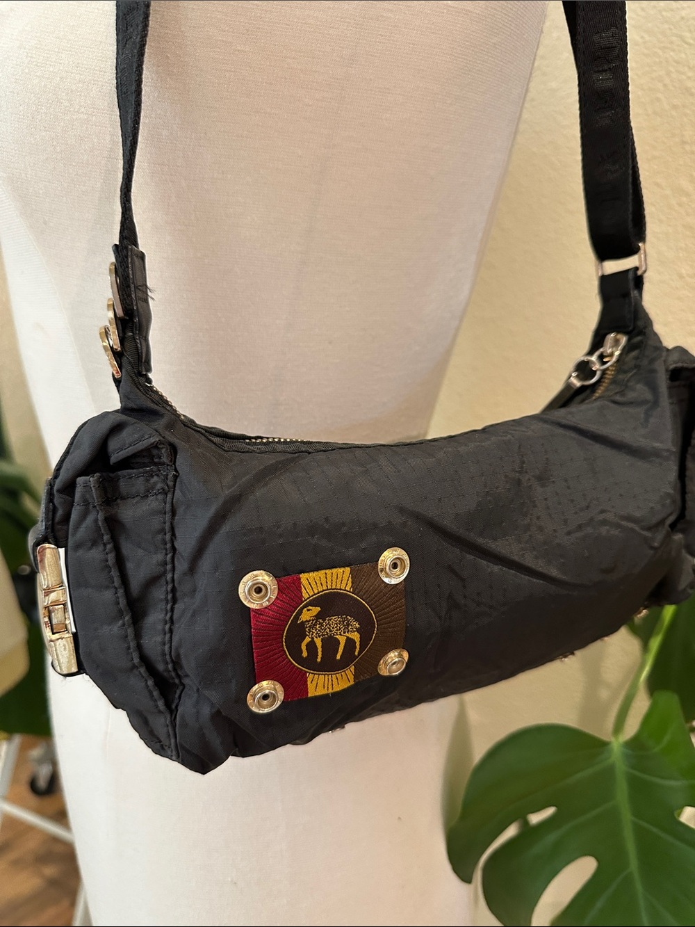 L.A.M.B. Lesportsac Ribbon Detail BOW Black Handbag nylon shoulder Crossbody - Picture 4 of 8